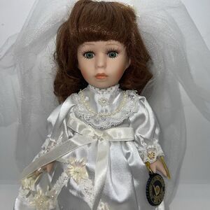 Vintage Brinn's Mini Bride Doll White‎ Dress With Original Box